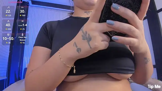 LunaBaker-1 online show from March 17, 5:11 am