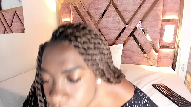 Athenea Mills online show from October 8, 11:58 am