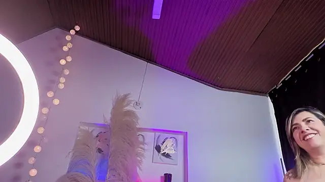 Isabella lt online show from April 1, 1:41 pm