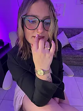 Megan lu2 online show from February 28, 6:24 am