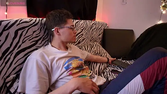 kisstarxxx online show from February 15, 7:44 am