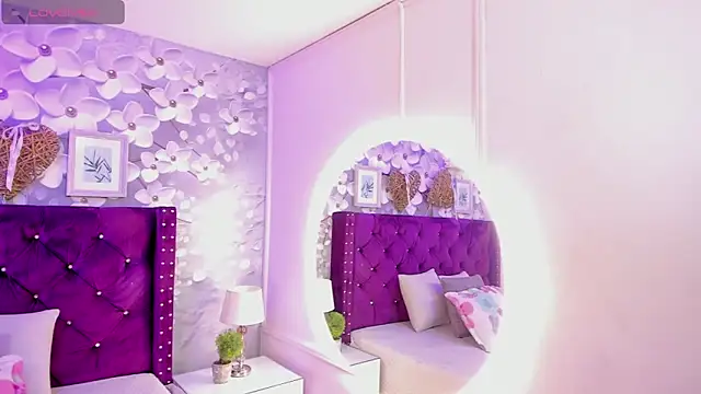 dalila salazar online show from April 22, 2:30 am