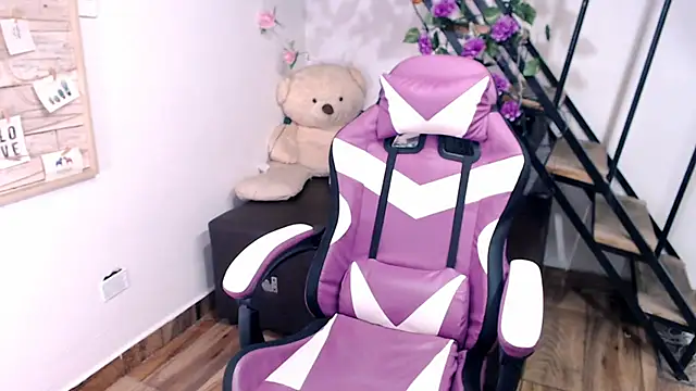 samantha baby  online show from March 3, 5:08 pm