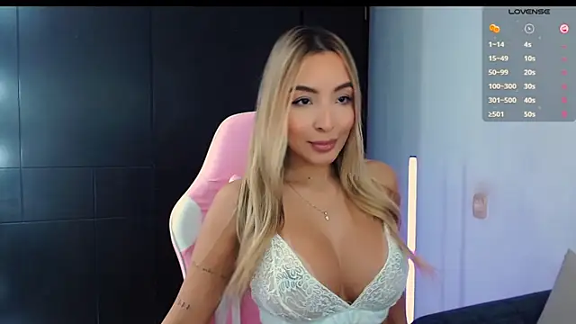 im grecia online show from October 15, 7:05 pm