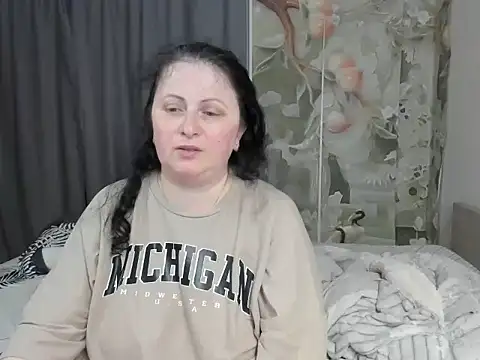 Lillian2 online show from June 2, 10:44 pm