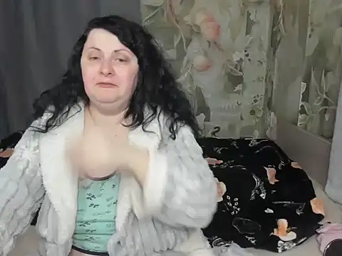 Lillian2 online show from March 12, 10:45 pm