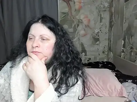 Lillian2 online show from March 17, 8:57 pm