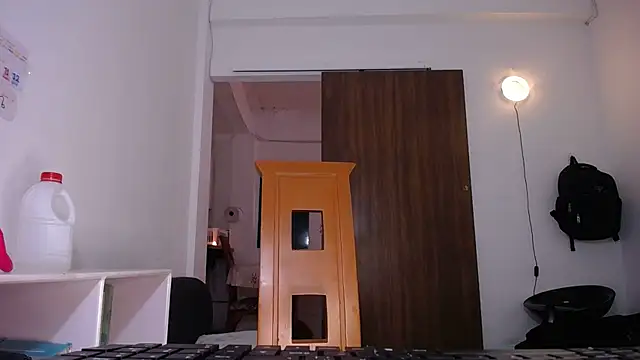 yselahot online show from April 5, 5:23 pm