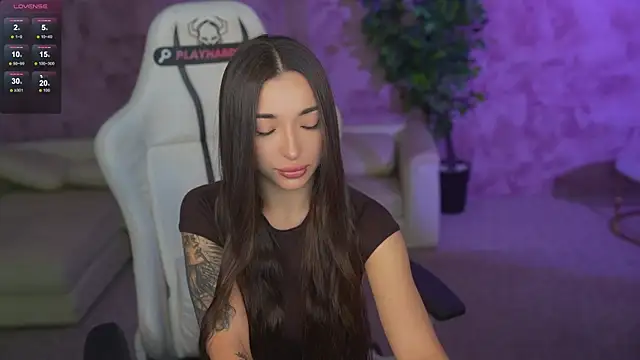 Jasmine Flow online show from June 18, 7:43 am