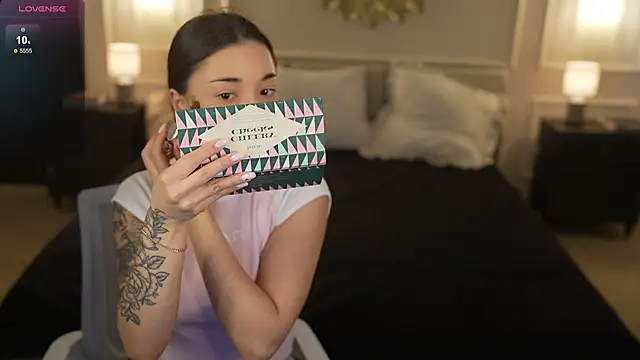 Jasmine Flow online show from March 17, 8:18 am