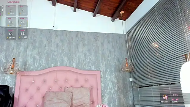 naomidibello online show from April 14, 12:38 pm