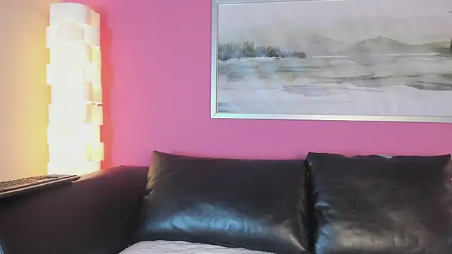 Tiffanysurez  online show from March 27, 2:46 am