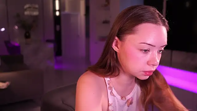 VixenMia online show from December 21, 4:06 am