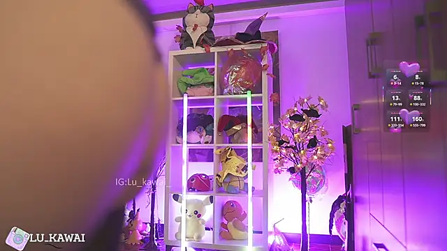 Samanthha roberts online show from April 8, 11:45 am