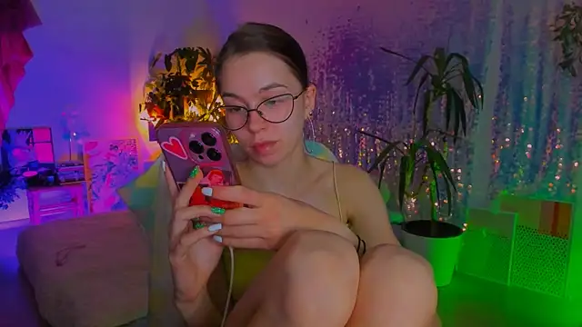 poli   online show from February 10, 5:05 pm