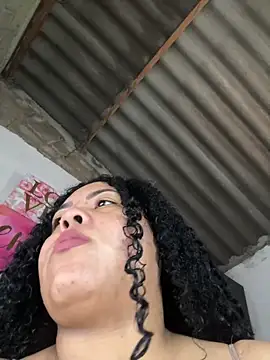 mia thonson  online show from April 6, 7:26 pm