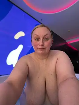 BBW Nora online show from March 20, 1:38 pm