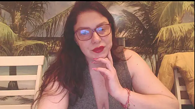 Queen  Natasha online show from February 7, 10:57 pm