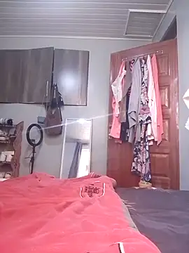 Prettybecs online show from December 15, 9:03 am