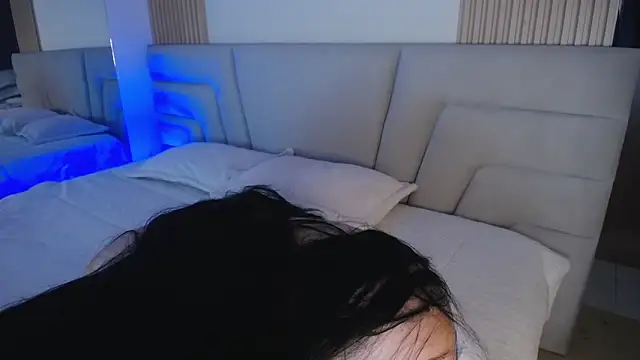 Miss Loise online show from April 9, 3:31 am