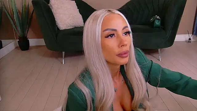 Bailey Rush online show from April 6, 7:04 pm