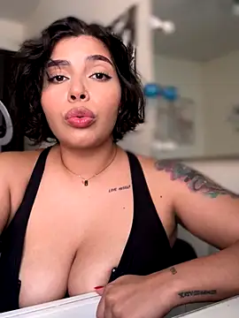 GigiiStone online show from October 14, 5:26 pm