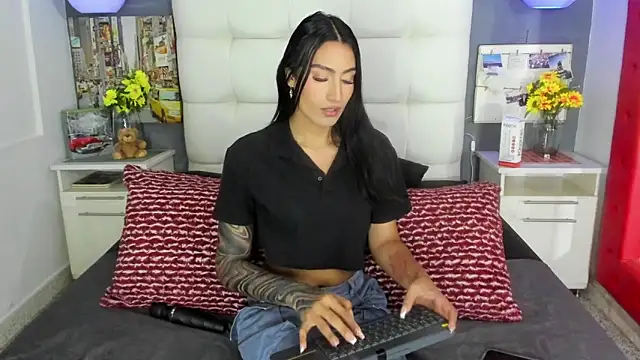 Taly Fox online show from November 28, 9:51 pm