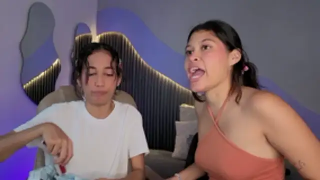 hot little bunny online show from March 26, 10:33 pm