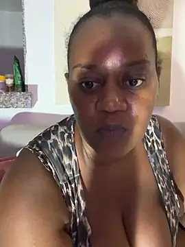 LiraRusso online show from April 5, 1:37 am