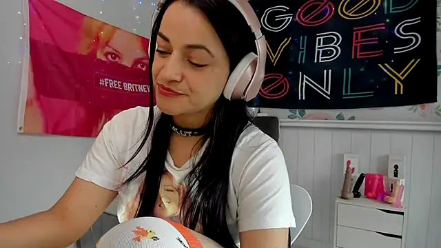 LovelyAzucena online show from October 8, 3:05 pm