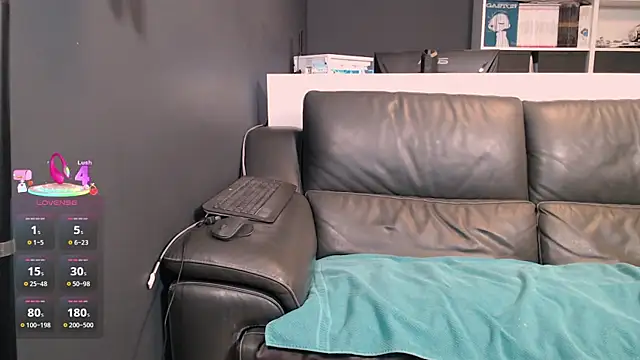 Lili-Bertine online show from September 29, 1:49 pm