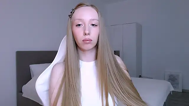 Luna insniity online show from February 18, 9:03 pm