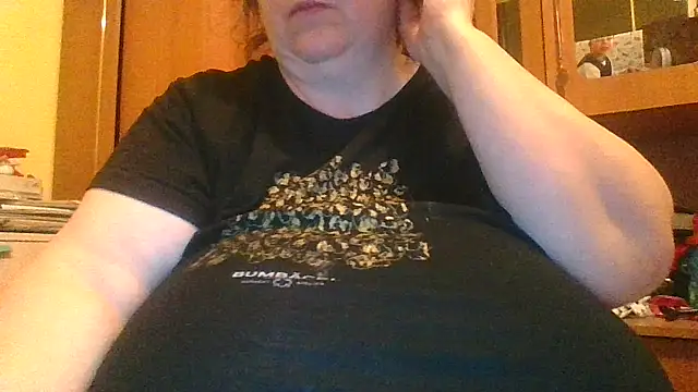 Nataliesbestjuggs online show from November 14, 10:54 pm