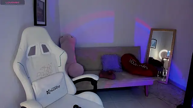 sweet pink  online show from April 18, 1:02 pm