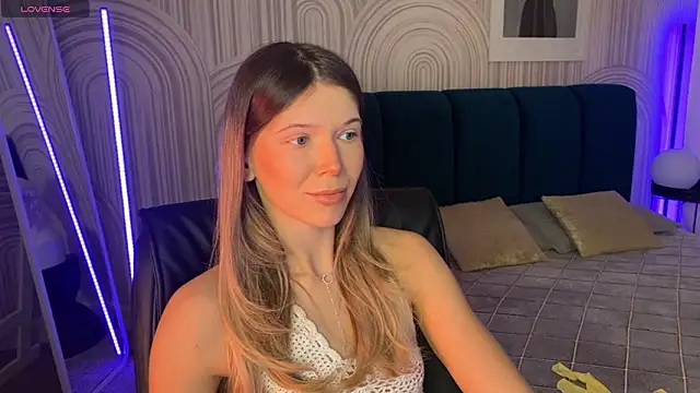 viviann evans online show from March 24, 2:28 am