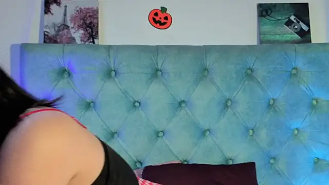 Paola Lyon  online show from November 10, 12:55 pm