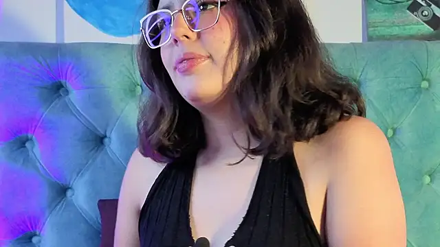 Paola Lyon  online show from March 25, 6:33 pm