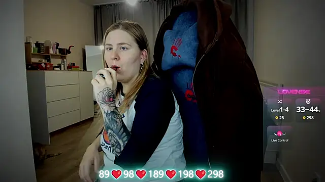 Olivia Munk online show from September 19, 6:12 am