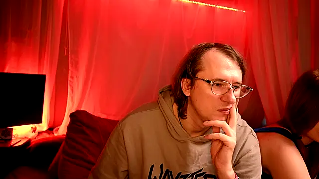 Claudia and elon  online show from October 20, 8:50 am