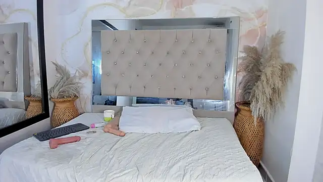 ainaah  online show from October 26, 12:33 pm