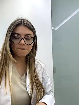 alicee16 online show from October 5, 5:18 pm