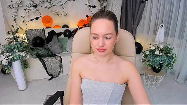 MiracleCurly online show from November 3, 7:29 pm