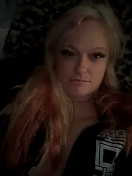 Cumslutsnowbunnie69 online show from September 19, 3:38 am