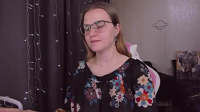 MissBrightShine online show from September 13, 10:45 am