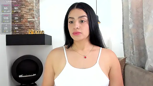 Paula Desousa online show from September 19, 7:35 pm