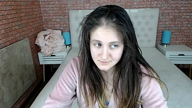 Holliy Cooper online show from November 21, 11:12 am