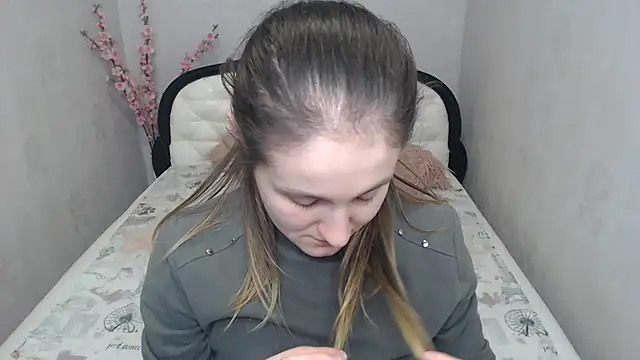 Holliy Cooper online show from April 23, 12:29 pm