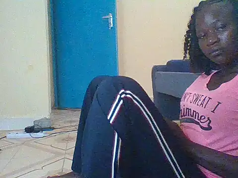 prettychic5 online show from October 12, 12:40 pm