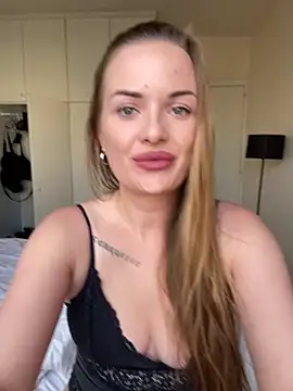 ElenaRebelle online show from December 5, 7:08 am