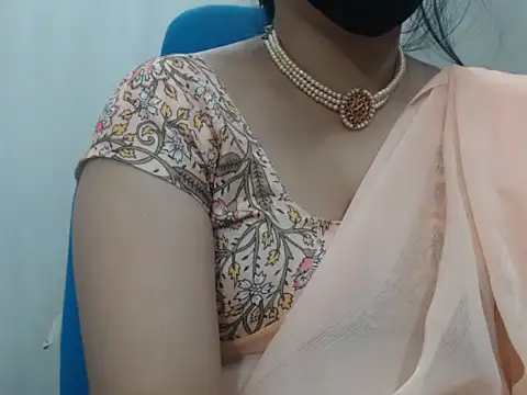 Lovely Siri 23 online show from July 28, 8:52 pm